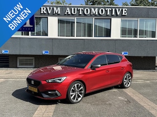 Seat Leon 1.5 eTSI FR STOEL + STUURVERWARMING |ACHTERUIT RIJ CAMERA | KEYLESS | DODEHOEK | APPLECARPLAY\AINDROID AUTO | TREKHAAK | RIJKLAAR GELEVERD MET 12 MND BOVAG GARANTIE | ADAP. CRUISE |