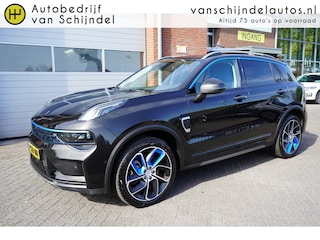Lynk & Co 01 1.5 261PK! ORIGINEEL NEDERLANDS DEALER ONDERHOUDEN 360CAMERA 6,6KWH LADER PANORAMADAK FULL LED 20INCH ADAPTIEVE CRUISE ANDROID/APPLECARPLAY NAVI STOELVERWARMING CLIMA PDC V+A ENZ...