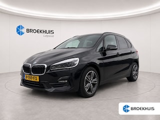 BMW 2-serie Tourer 218i 136PK LUXURY LINE AUTOMAAT / NAVI / LEDER / CLIMA / FULL-LED / PDC / CAMERA / PANO. DAK / HUD / ORG. NL / NIEUWSTAAT !!