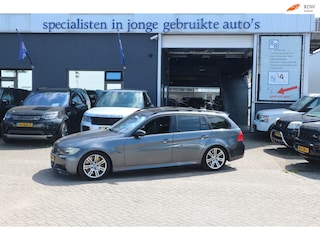 BMW 3-serie Touring 335 XI + M-PAKKET / FULL SERVICE / PANO / CARPLAY ! ! !