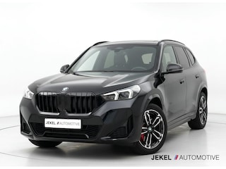 BMW X1 sDrive18i M-Sport Pro, Panoramadak, 19" LM velgen, Key less. Apple Carplay, enz