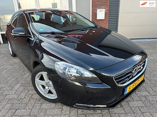 Volvo V40 1.6 D2 Momentum / Navi / Clima / PDC / NAP / LM