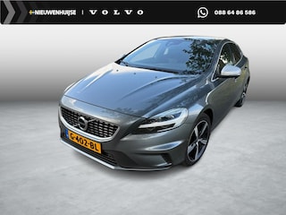 Volvo V40 1.5 T3 Polar+ Sport | R-Design | Trekhaak | Achteruitrijcamera | Parkeersensoren | Parkeerassistent | Panoramadak | Harman Kardon Audio | LED Koplampen | Keyless Entry | Navigatie | Alarm