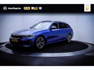 BMW 3-serie Touring M340i xDrive High Executive Edition PANO | HARMAN KARDON | PORTIMAO BLAUW | MEMORY | CAMERA | CARPLAY | BLINDSPOT | ACC | ELEK TREKHAAK | LMV 19''