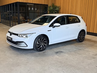 Volkswagen Golf 1.5 TSI Life Navi. Apple-carplay. PDC. Adaptive-cruise, 82500 KM met NAP
