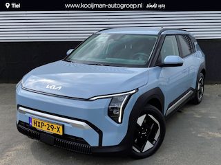 Kia EV3 Plus 81.4 kWh Nette auto, lage KM stand, dodehoekdetectie, camera, parkeersensoren, stoel- en stuurverwarming, Apple CarPlay/Android Auto