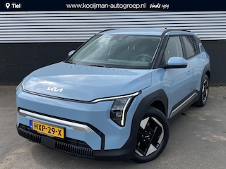 Kia EV3 Plus 81.4 kWh Nette auto, lage KM stand, dodehoekdetectie, camera, parkeersensoren, stoel- en stuurverwarming, Apple CarPlay/Android Auto