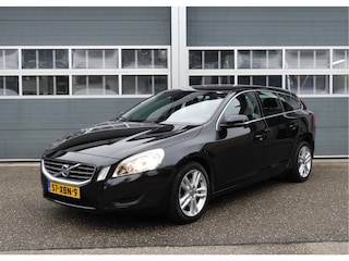 Volvo V60 1.6 T3 Momentum | TREKHAAK | NAVI | CRUISE | PDC