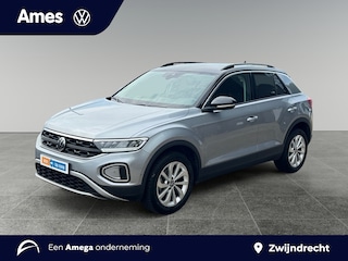 Volkswagen T-Roc 1.5 150pk TSI Life Edition Parkeerassistent (Park Assist) | Adaptive Cruise Control | Achteruitrijcamera 'Rear View'