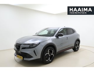 Alfa Romeo Junior 1.2 Turbo 145pk Hybrid Automaat Ibrida Speciale | Navigatie | Adapt. Cruise control | Climate control | Elektrische achterklep | Keyless | LED Matrix koplampen | 18" Lichtmetalen velgen