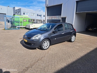 Renault Clio 1.6-16V Privilège