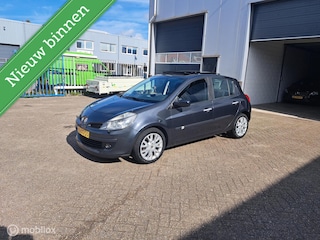 Renault Clio 1.6-16V Privilège