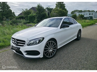 Mercedes-Benz C-klasse 180 AMG / 19 inch / Pano / Leder / Camera