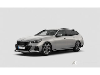 BMW 530 530e xDrive Touring M Sport Pro | Driving Ass. + | Harman/Kardon | Trekhaak | Stoelverw. | Iconic Glow |