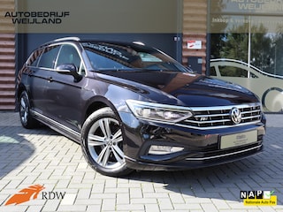 Volkswagen Passat Variant 1.5 TSI R-Line Business + NL-auto NAP LEER TREKHAAK I 1ste eig. I 2X R-line I Keyless I  I 17" I Virtual I Camera I Leer I Trekhaak I Winterpakket I