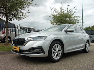 Skoda Octavia Combi 1.0 TSI 110pk Business Edition Plus Trekhaak Apple Carplay