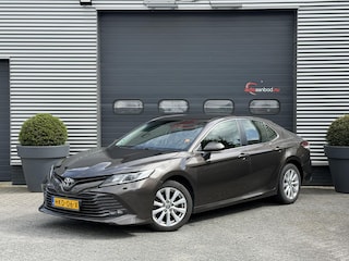 Toyota Camry 2.5 Hybrid Dynamic | Camera | Lederen Bekleding | Stoelverwarming | Lichtmetalen Velgen |