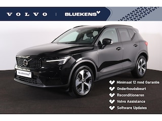 Volvo XC40 B4 Plus Dark - IntelliSafe Assist & Surround - Harman/Kardon audio - Parkeercamera achter - Verwarmde voorstoelen & stuur - Parkeersensoren voor & achter - Elektr. bedienb. voorstoelen met geheugen links - Extra getint glas - Inklapbare trekhaak - 19' LMV