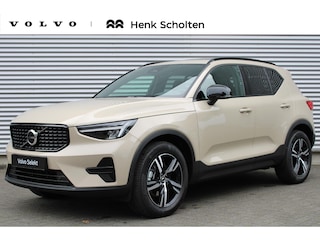 Volvo XC40 B4 Plus Dark | Panoramadak | Trekhaak | Verwarmbare voorstoelen, stuurwiel en voorruit | Premium audio by Harman Kardon | Apple carplay/Anrdoid auto | Adaptieve cruise control