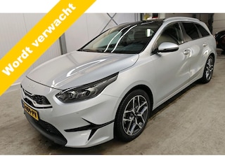 Kia Ceed Sportswagon 1.0 T-GDi ExecutiveLine Panoramadak Camera JBL Audio Stoelverwarming Stuurverwarming Parkeersensoren Extra getint Glas Navigatie Carplay Android Auto 17 Inch Velgen NL Auto