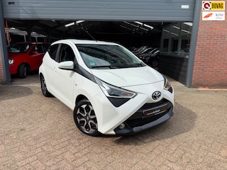 Toyota Aygo 1.0 VVT-i x-play| AUTOMAAT|CARPLAY/CAMERA | TEAM/KM
