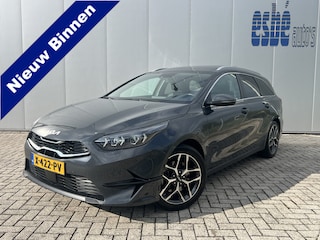 Kia Ceed Sportswagon 1.0 T-GDi ExecutiveLine Panoramadak Camera JBL Audio Stoelverwarming Stuurverwarming Parkeersensoren Extra getint Glas Navigatie Carplay Android Auto 17 Inch Velgen NL Auto