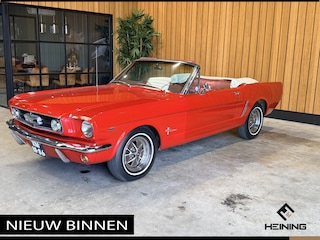 Ford Mustang Convertible 289 V8 Automaat. Stuur en rem bekrachtiging. Elektrisch dak, Pony interieur.