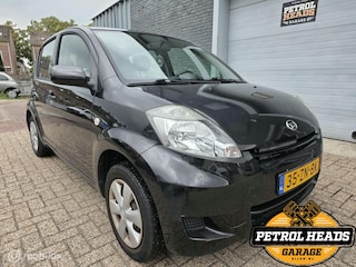 Daihatsu Sirion 2 1.0-12V Premium | APK 4-2027 | Elektr. Rmn.