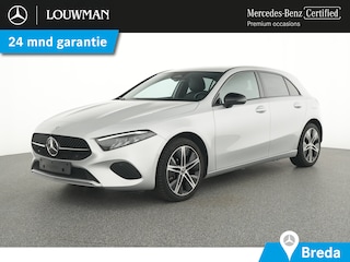 Mercedes-Benz A-klasse 250 e Plug-In Hybride Night Pakket | 18 Inch Velgen | Ledkoplampen | Memory stoelen | Stoelverwarming | Sfeerverlichting. Inclusief 24 maanden MB Certified garantie voor Europa.