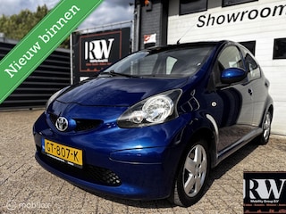 Toyota Aygo 1.0-12V +*AIRCO*BLEUTOOTH*NIEUWE APK*5 DEURS*