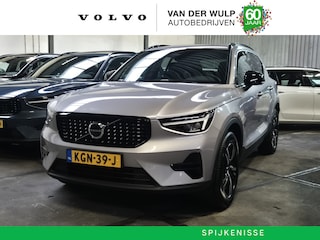 Volvo XC40 B4 197PK Plus Dark | Trekhaak | Getint Glas | Verwarmbare voorruit |