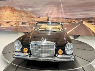 Mercedes-Benz S-klasse W111 280SE 3.5 Cabriolet