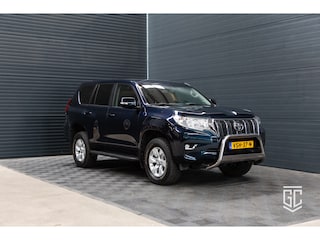 Toyota Land Cruiser 2.8 D-4D-F Challenger Window Van