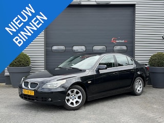 BMW 520d Business Line | Navigatie | Parkeersensoren | Lichtmetalen Velgen | Trekhaak |