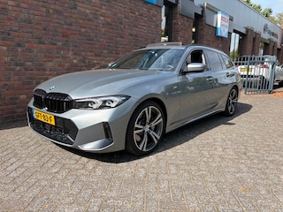 BMW 3-serie Touring 330i M-Sport|Panoramadak|Trekhaak|Head-up