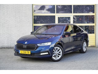 Skoda Octavia 1.0 e-TSI Automaat! 5drs Sport Business BJ2021 Lmv 17" | Led V+A | Dynamische knipperlichten | Pdc | App-Connect | Navi | Dashboard verlichting | Climate control | Cruise control | Sportstoelen | Zwarte hemel | Extra getint glas