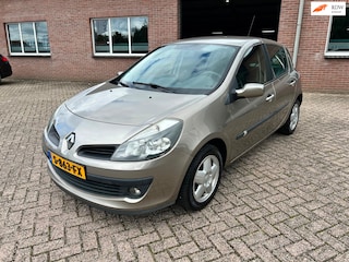 Renault Clio 1.2-16V Authentique // Airco // Nieuwe APK