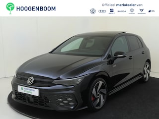 Volkswagen Golf 1.5 eHybrid GTE | SoH 99% | Panoramadak | Lederen bekleding 'Vienna' | Trekhaak | Achteruitrijcamera | Black Style | Head-up display | Adaptieve demping | Matrix LED verlichting | Keyless |