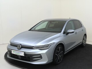 Volkswagen Golf 1.5 TSI Oranje Edition | Achteruitrijcamera | Keyless | Adaptieve cruise control | Lane assist | Sfeerverlichting | Carplay |