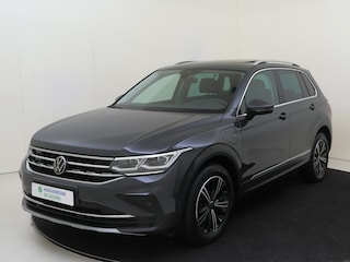 Volkswagen Tiguan 1.4 Elegance eHybrid | SoH 99% | Panoramadak | Trekhaak | 360 camera | Bestuurdersstoel met memory | Adaptieve demping | Head-up display | Keyless | Stoel- en stuurwielverwarming |