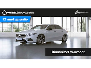 Mercedes-Benz A-klasse 200 Business Solution AMG | Night | Achteruitrijcamera | Sfeerverlichting | Privacybeglazing | Stoelverwarming | Apple Carplay |
