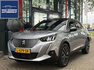 Peugeot 2008 EV GT Pack 50 kWh SOH 92,88% | Panoramadak | Navigatie | ECC | PDC + Camera | Apple CarPlay/Android Auto |