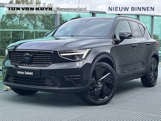 Volvo XC40 2.0 B4 Plus Black Edition Mild hybrid, Automaat, Panoramadak, Trekhaak semi elektrisch wegklapbaar, Harman Kardon audio, 360 graden parkeercamera, Extra getint glas vanaf B-stijl