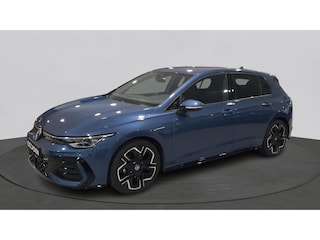 Volkswagen Golf 1.5 eTSI Automaat R-Line Edition | Demo | LED Matrix | 18" York velgen |