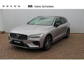 Volvo V60 T8 Plug-in hybrid AWD Plus Dark | Panoramadak | Trekhaak | Verwarmbare voorstoelen, achterbank en stuurwiel | 360 graden camera | Head-up display | Premium audio by Harman Kardon | Apple carplay/Android auto