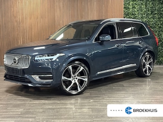Volvo XC90 T8 AWD Recharge Inscription Long Range | Full Option! | Bowers & Wilkins | Luchtvering | Stoelventilatie | Trekhaak | 360 Camera | Head-Up Display | Stoelmassage | 455pk | Adaptieve Cruise Control | Stoelverwarming voor+achter | Stuurwielverwarming | Schuifdak | 22 Inch | Full LED  Meesturende koplampen | Gelamineerde/geluidwerende zijruiten | Pilot Assist | BLIS Dode Hoek Detectie | Alcantara hemelbekleding | Lederen handgrepen en zonnekleppen | Elektrische voorstoelen geheugen | Nappa Lederen bekleding | Zitting verlenging voorstoelen | Lederen Dashboard | Keyless Drive | Parkeersensoren voor+achter | Privacy Glass | Elektrisch bedienbare achterklep | Geïntegreerde zongordijnen achterportieren | Geïntegreerd kinderzitje achterin | Verlichte instaplijsten | 7-Persoons | 4-Zone Climate Control | DAB Radio | Apple Carplay/Android Auto | Alarm Klasse III | Draadloos telefoon opladen | Volvo On Call met mobiele App functie | Denim Blue Metallic |