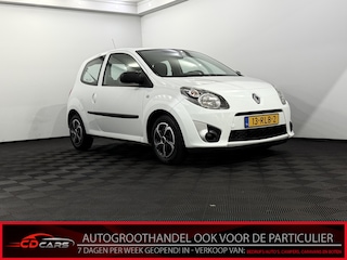 Renault Twingo 1.2-16V Authentique Inruilauto’s tegen vaste prijzen. Voor meer info: 0638140850 Bij de verkoop van gebruikte voertuigen door CD-Cars wordt geen standaard garantie verstrekt. De koper aanvaardt het voertuig in de staat waarin het zich bevindt op het moment van aankoop