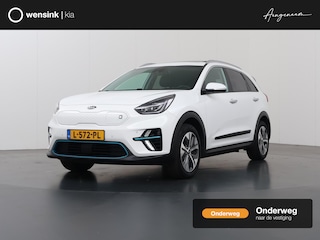 Kia Niro e-Niro ExecutiveLine 64 kWh | Schuif/kantel dak | Stoel/Stuurverwarming | Achteruitrijcamera | Adaptieve Cruise Control |