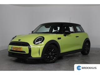 Mini Cooper 1.5 Classic | Dealer Onderhouden! | LED | Clima | Stoelverwarming | Sfeerverlichting | Navi | Union Jack | Cruise Control | Parkeersensoren | Lichtmetalen Velgen