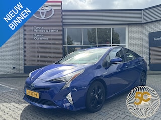 Toyota Prius 1.8 HYBRID FIRST EDITION NAVI STOELVERW AFN-TREKHAAK PARK-SENSOREN BSM CAMERA HUD BLUETOOTH